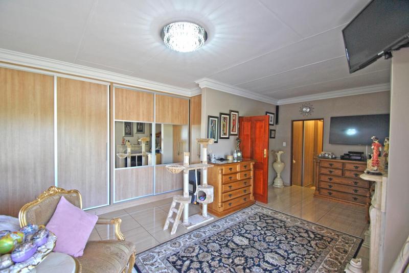4 Bedroom Property for Sale in Parys Free State